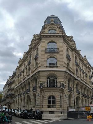 Building for sale paris